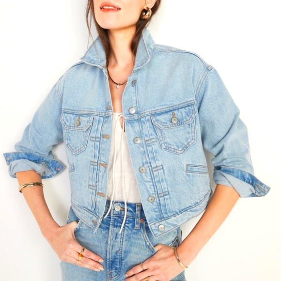 Ol Navy Ladies Cropped Jean Jacket - Picture 1 of 4